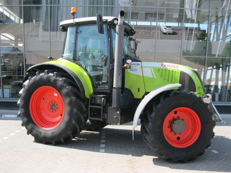 Claas Arion 630 tractor (629)