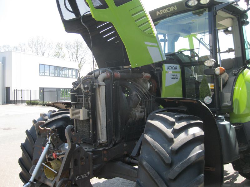 Claas Arion 630 tractor (629)